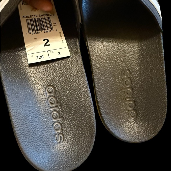 NWT Kids Addidas slides. - Picture 3 of 4